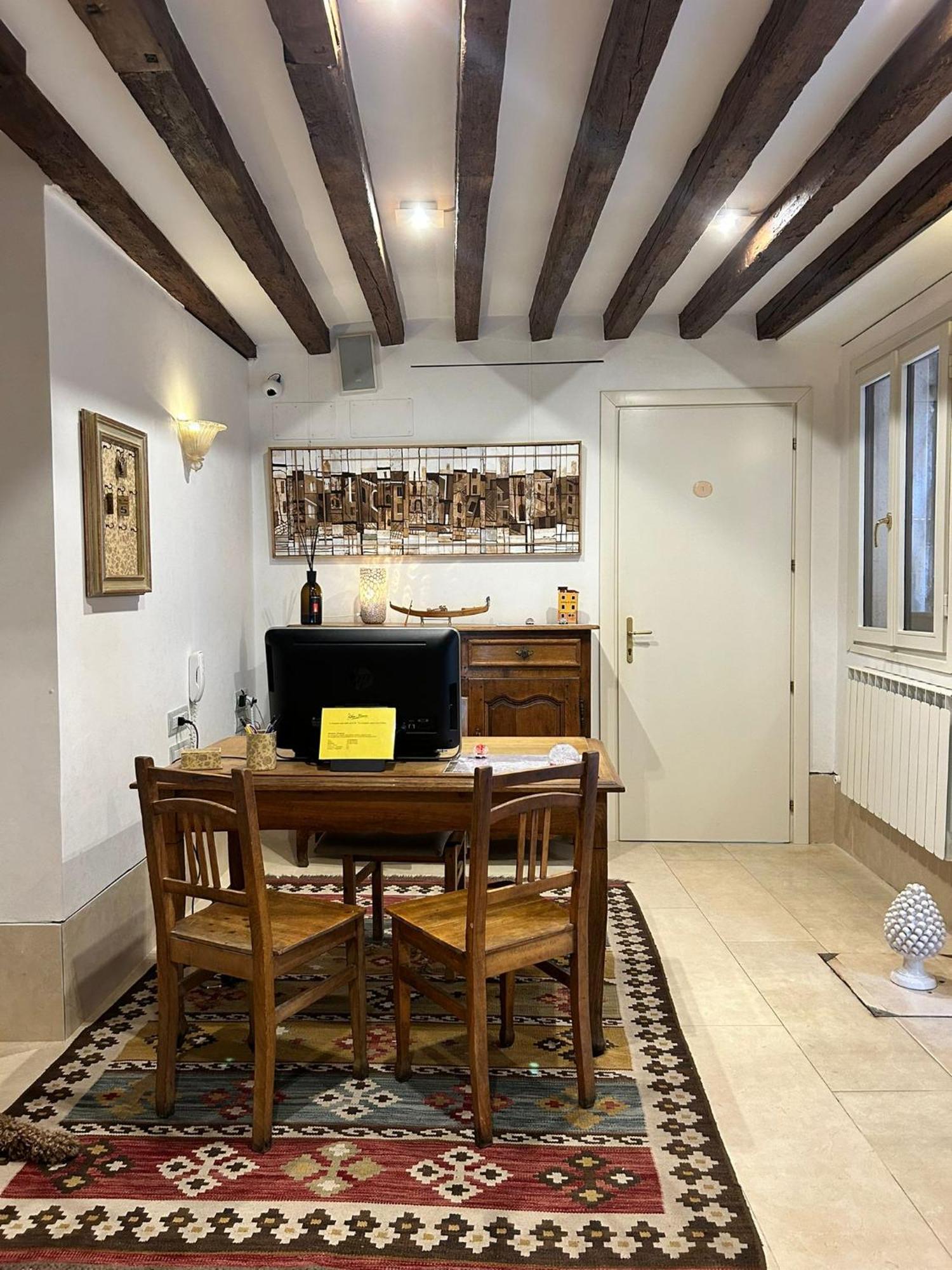 Ca' San Trovaso - 6 Rooms Venedig Exteriör bild