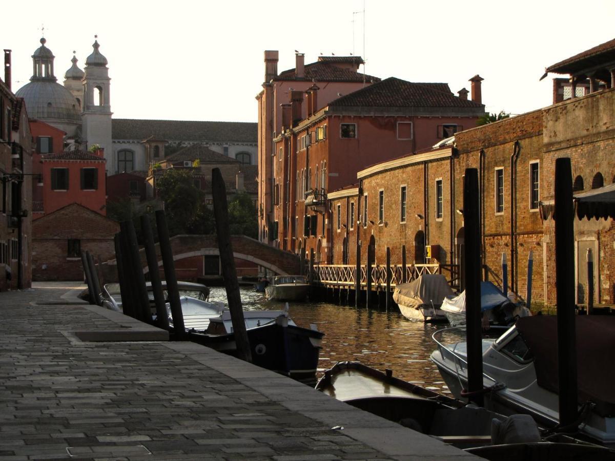 Ca' San Trovaso - 6 Rooms Venedig Exteriör bild