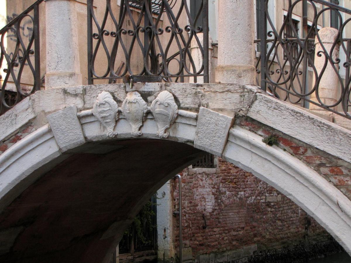 Ca' San Trovaso - 6 Rooms Venedig Exteriör bild